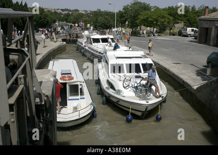 NEUF ECLUSES, BEZIERS, LANGUEDOC, FRANKREICH Stockfoto