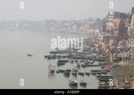 Luftaufnahme der Ghats und Fluss Ganges, Varanasi, Uttar Pradesh, Indien Stockfoto