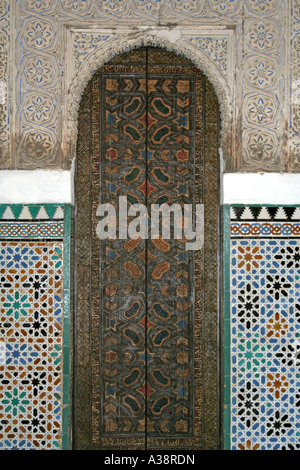 Reich verzierte Holztür im Sevilla Andalusien Spanien Real de Alcazar Stockfoto