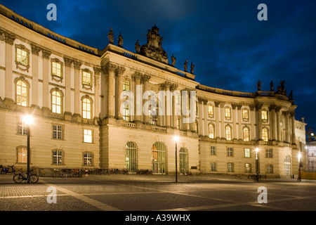 Berlin unter den Kalk Bäume Humboldt-Universität Stockfoto