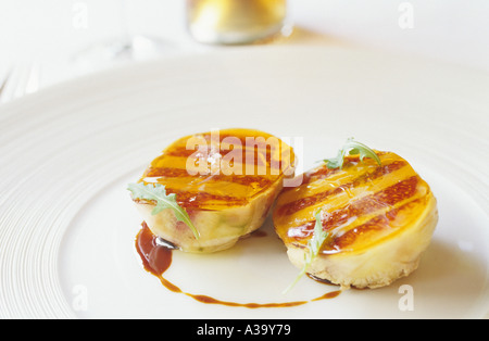 Miso-Vellena de Gänseleber Con Gelatina de Pedro Ximenz, Engl: Feigen gefüllt mit Gänseleber mit Gelatine von Pedro Ximenez/süß w Stockfoto