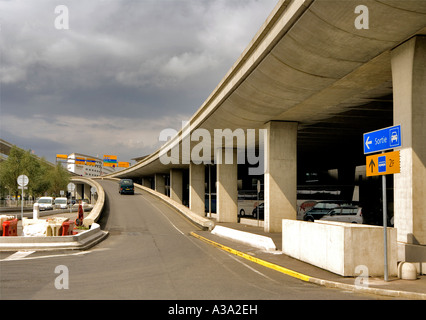 Herrliche Kurven auf dieser Ausfahrt vom "Charles de Gaulle Airport" "Paris", Frankreich Stockfoto