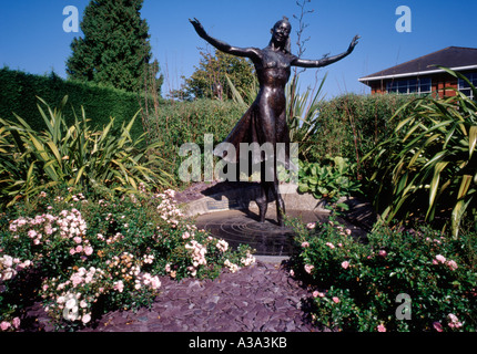 Statue der Dame Margot Fonteyn in Reigate, Surrey England Stockfoto