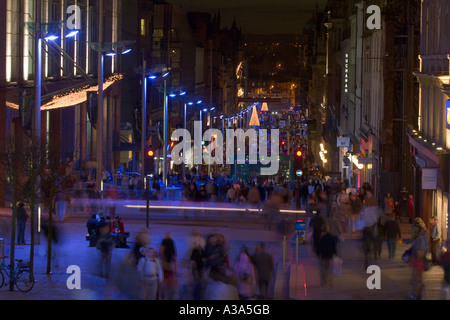 Auf der Suche nach unten Buchanan Street in Glasgow zu Weihnachten Stockfoto