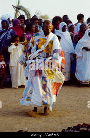 Omdurman Sudan Derwisch Tänzer (Answar) Freitag nach Sonnenuntergang (Sufi) rufen zum Gebet & Tanz rezitieren Koran Stockfoto