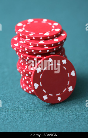 Stapel von roten Pokerchips Stockfoto