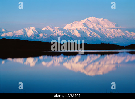 Denali, Denali National Park, Alaska, USA, Mt McKinley und die Alaska Range Reflexion, Symbol of Alaska, Spiegelbild Stockfoto