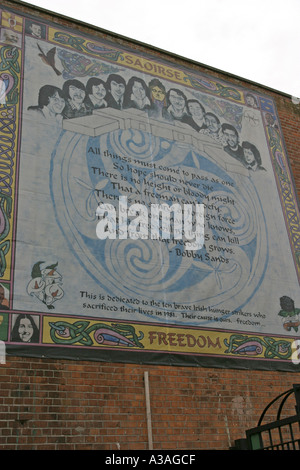 Hunger-Stürmer Denkmal am unteren Wasserfälle Bibliothek fällt Straße West Belfast Nordirland Stockfoto