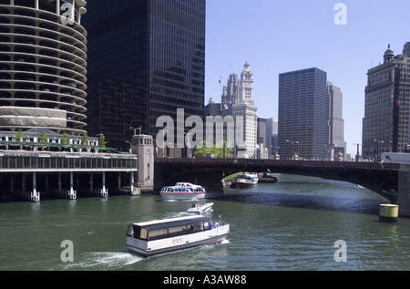 Tourenboot Kreuzfahrt auf dem Fluss Chicago, Chicago, Illinois USA Stockfoto