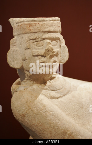 Eine Skulptur von Chac Mool vom Palast der geformten Spalten, Chichen Itza, Stockfoto