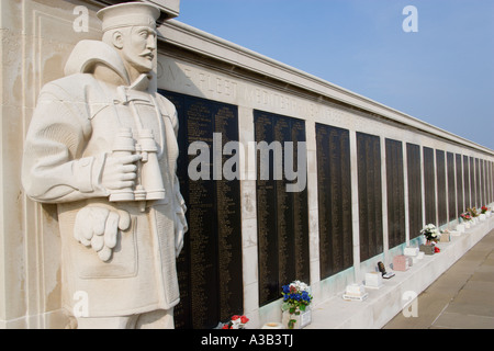 ENGLAND Hampshire Portsmouth Weltkrieg zwei Marine-Ehrenmal in Southsea Seafront, entworfen von Sir Edmund Maufe Stockfoto