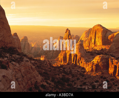 Sonnenuntergang hinter den Felsen hinter den Felsen Wildnis Studie Bereich Utah Stockfoto