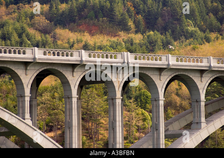 Patterson-Brücke an der Mündung des Rogue Rivers in Gold Beach an der Südküste von Oregon Stockfoto