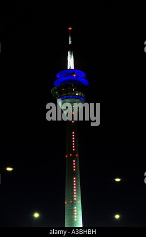 Der Rheinturm, Düsseldorf, Nordrhein-Westfalen, Deutschland. Stockfoto