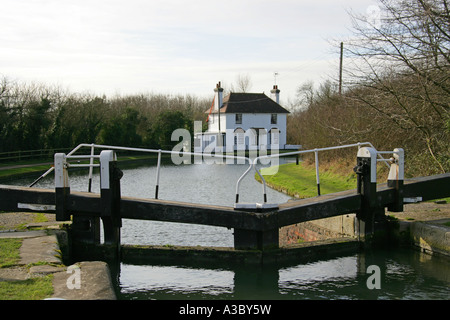 Schleusenwärter Hütte am Marsworth Schloss, in der Nähe von Tring Stauseen, Hertfordshire Stockfoto