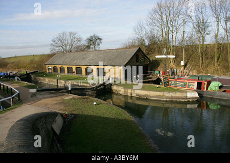 Bulbourne Dry Dock an der Kreuzung der Grand Union Canal und Wendover Arm an Bulbourne, in der Nähe von Tring Stauseen, Hertfordshire Stockfoto