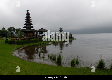 BERATAN SEE. Insel Bali in Indonesien Südost-Asien 2006 Stockfoto