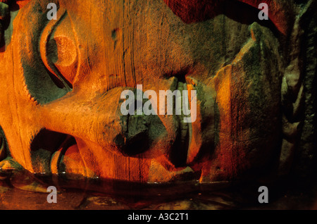 Ein Detail der Medusa, verwendet als Basis Spalte in der Palast-Zisterne (Yerebatan Saray oder Basilika Zisterne), Istanbul Stockfoto