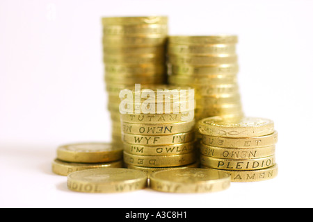 Stapel von britischen Pfund-Münzen Stockfoto