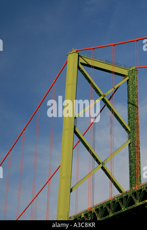 Angus L. Macdonald Brücke, Halifax, Nova Scotia, Kanada, über den Hafen von Halifax Stockfoto