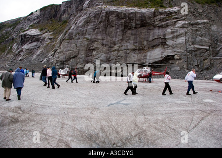 Touristische Erkundung der Mendenhall-Gletscher in Alaska Stockfoto