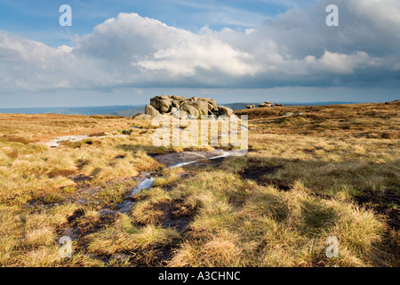 "Kinder Scout" Berggipfel und "Woolpacks" erodiert Gritstone Felsformationen, "Peak District" Derbyshire England UK Stockfoto