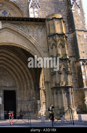 Charakteristischen Blick auf Kathedrale Ste-Marie Bayonne Aquitaine Südwest-Frankreich Europa Stockfoto