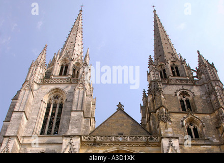 Charakteristischen Blick auf Kathedrale Ste-Marie Bayonne Aquitaine Südwest-Frankreich Europa Stockfoto