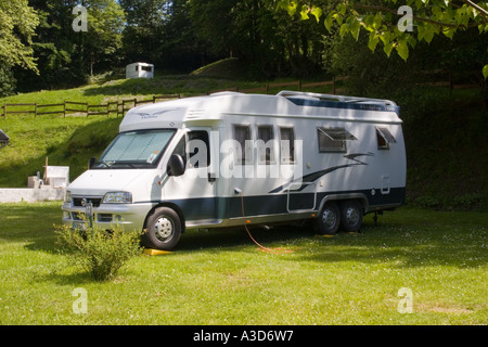 Wohnmobil auf dem Campingplatz in Massat Frankreich Juni 2005 Stockfoto