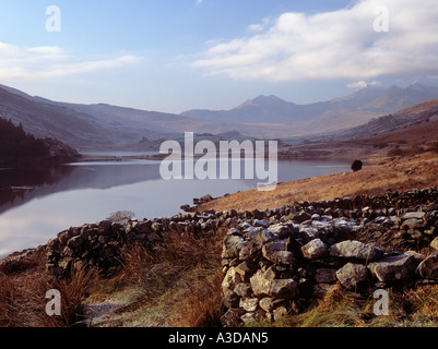 DER SNOWDON HORSESHOE aus über Llynnau Mymbyr in Snowdonia "National Park". Capel Curig Conwy North Wales UK Stockfoto