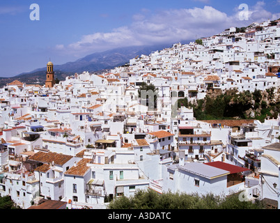 WHITE MOUNTAIN VILLAGE von COMPETA in Ausläufern der Sierra Almijara.   Competa Malaga Spanien Europa Stockfoto