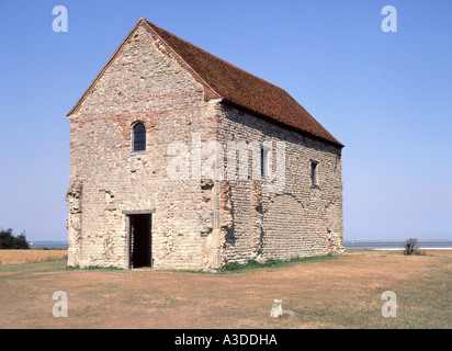 Bradwell on Sea historische St. Peter Saxon Kapelle neben der Flussmündung des Flusses Blackwater auf der Dengie Peninsula Essex England Stockfoto