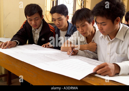 Lehrling Schüler, Bach Dang Werft, Vietnam Stockfoto