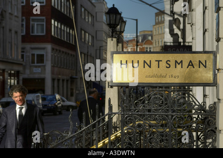 Huntsman Ladenschild Savile Row London Stockfoto