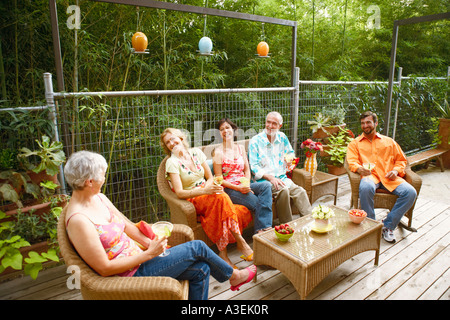 Fünf Menschen lächelnd Stockfoto