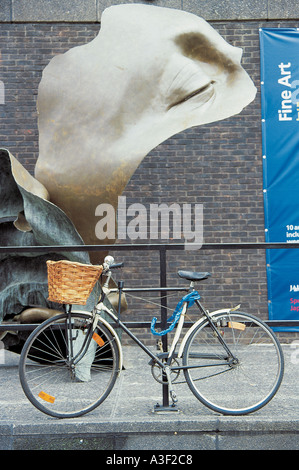 Fahrrad, Fahrrad, Pedalrad, Fahrrad, Schubrad, Fahrradständer, Fahrradständer, Fahrradständer, Fahrradständer, Fahrradständer, Fahrradständer, Fahrradausruhen, Fahrradausruhen Stockfoto