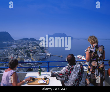 Ålesund vom Fjellstua Restaurant, Ålesund, Møre Og Romsdal, Norwegen. Stockfoto