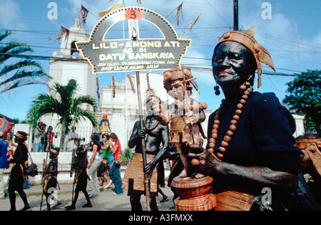 Philippinen, Aklan, Kalibo, Tänzerin bei den Ati-Atihan festival Stockfoto