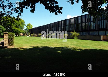 Blick auf St. Catherines College in Oxford und der Wassergarten Stockfoto