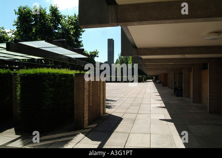 Blick auf St. Catherines College wichtigsten Quad, Wolfson Bibliothek und Glockenturm Oxford Stockfoto