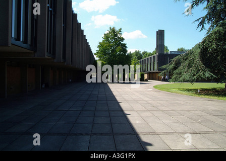 Blick auf St. Catherines College wichtigsten Quad, Wolfson Bibliothek und Glockenturm Oxford Stockfoto
