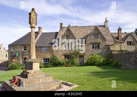 Am frühen Abend im Cotswold Dorf der Guiting macht, Gloucestershire Stockfoto