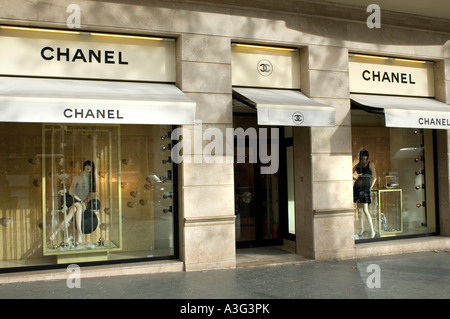 Coco Chanel Passeig de Gracia Chanel trendige Mode-Luxus Mode Barcelona Spanien Stockfoto