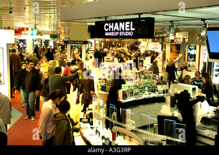 Coco Chanel Passeig de Gracia Barcelona Fashion Luxus Parfum Chanel Barcelona Spanien Stockfoto