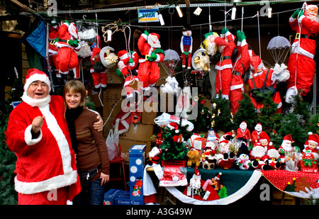 Weihnachtsmann Santa Claus Weihnachten Xmas Markt Barcelona Barrio Gotico gotische Viertel Markt Stockfoto