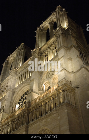 Nachtansicht der Kathedrale Notre-Dame in Paris Frankreich Stockfoto