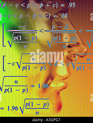 computergenerierte Roboterkopf mit Symbolen auf Gesicht projiziert Stockfoto