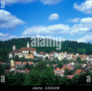 Panoramablick auf die alte Stadt Horb am Neckar in den Bergen des Schwarzwaldes in Deutschland Stockfoto