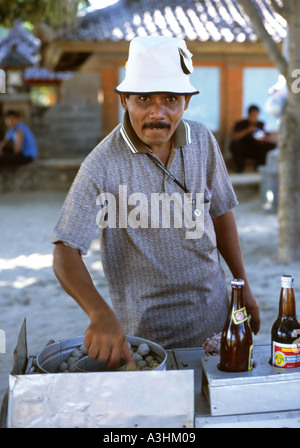 Bakso Anbieter am Kuta Beach Bali Indonesien Stockfoto