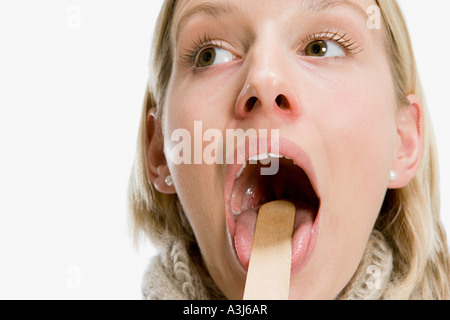 Frau, die ärztliche Untersuchung Stockfoto